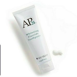 Whitening fluoride toothpaste